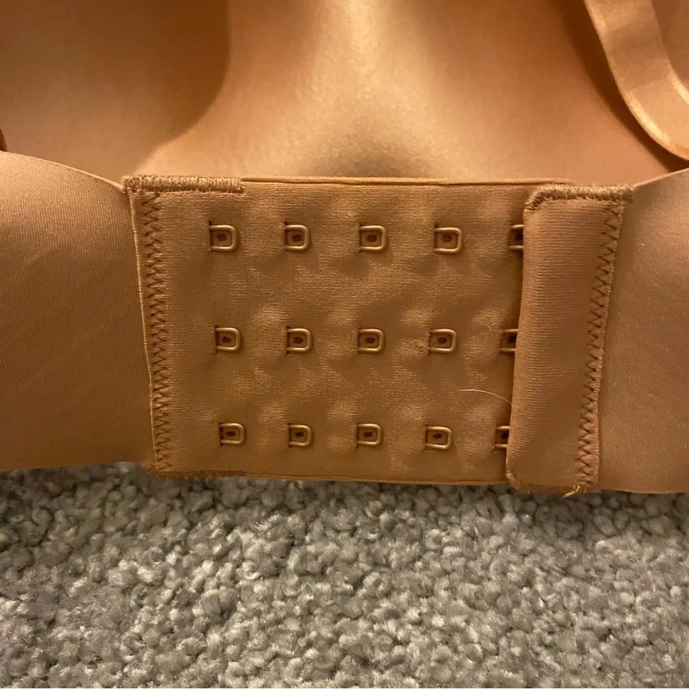 Knix Bra Women’s 6+ Tan Contour Plunging Neckline Molded Foam Cups Adjustable - Picture 3 of 7